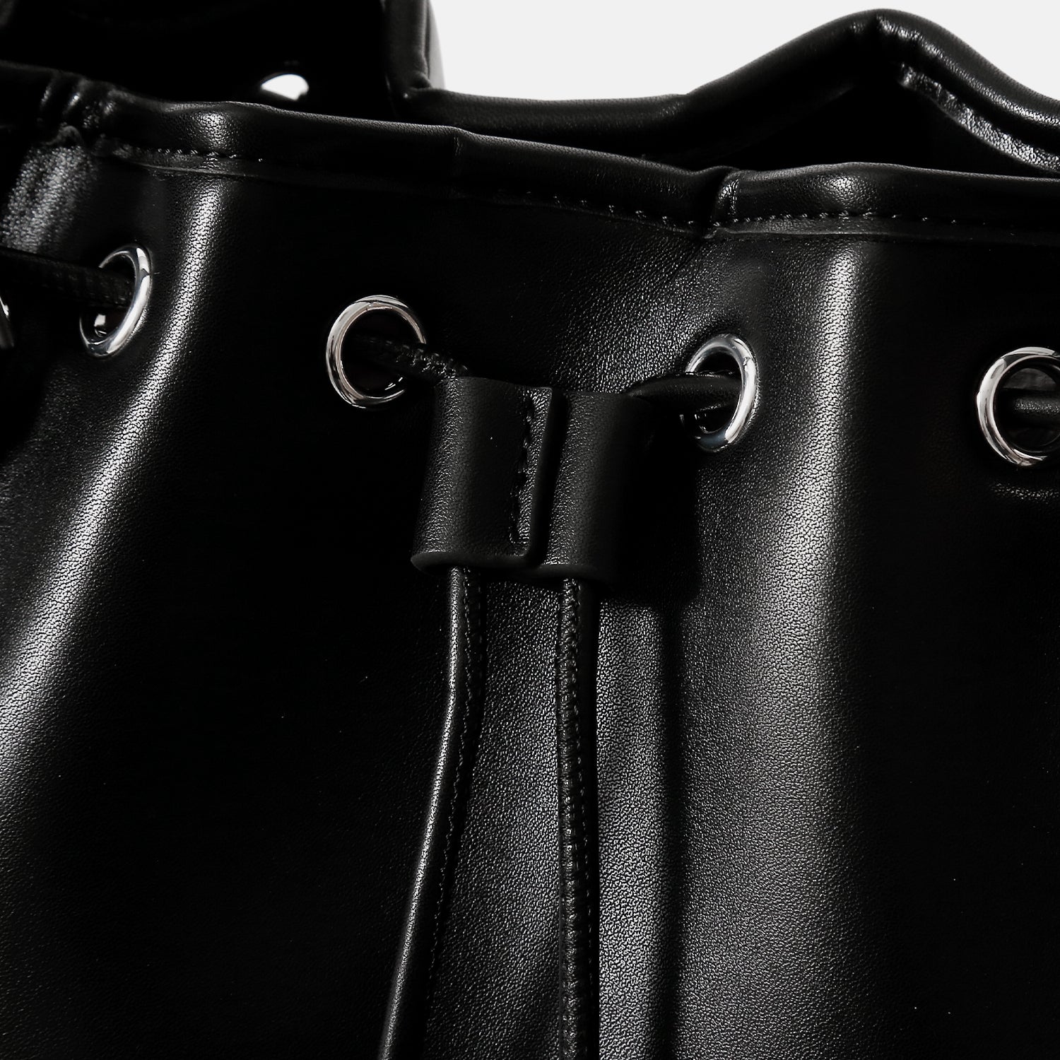 魔界ノりりむ ハートスタッズバケットバッグ