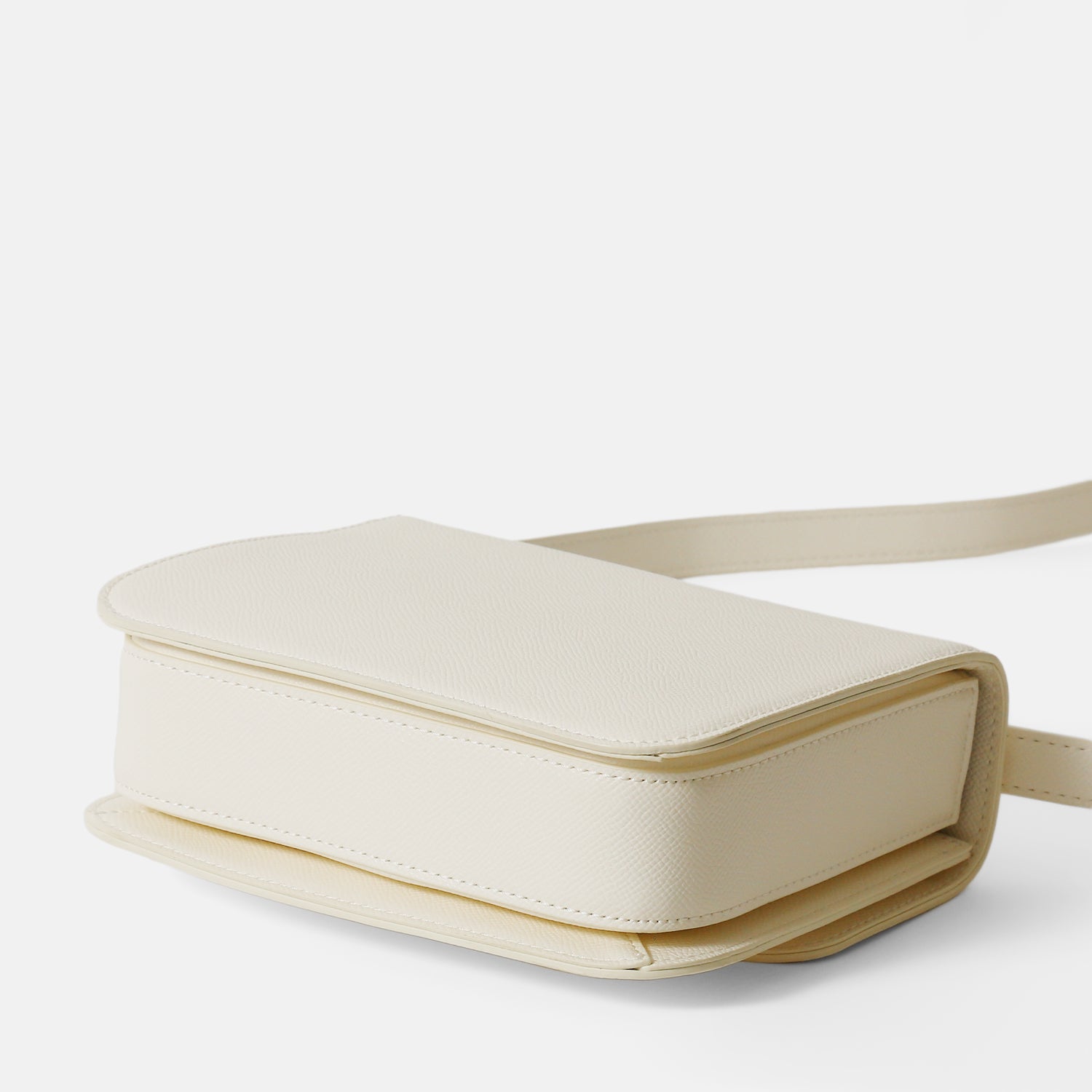 リゼ・ヘルエスタ バックルミニショルダーバッグ