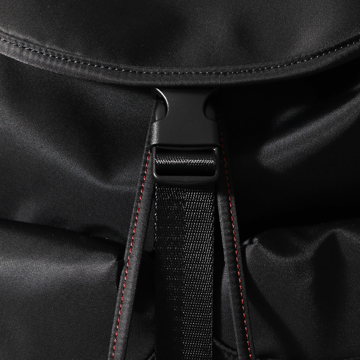 フレン・E・ルスタリオ フラップバックパック