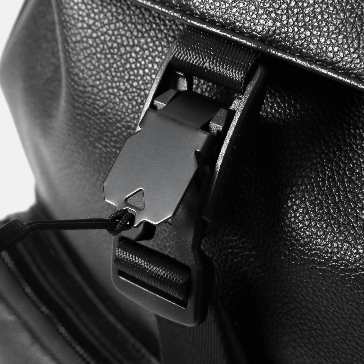 加賀美ハヤト フラップポケットパック