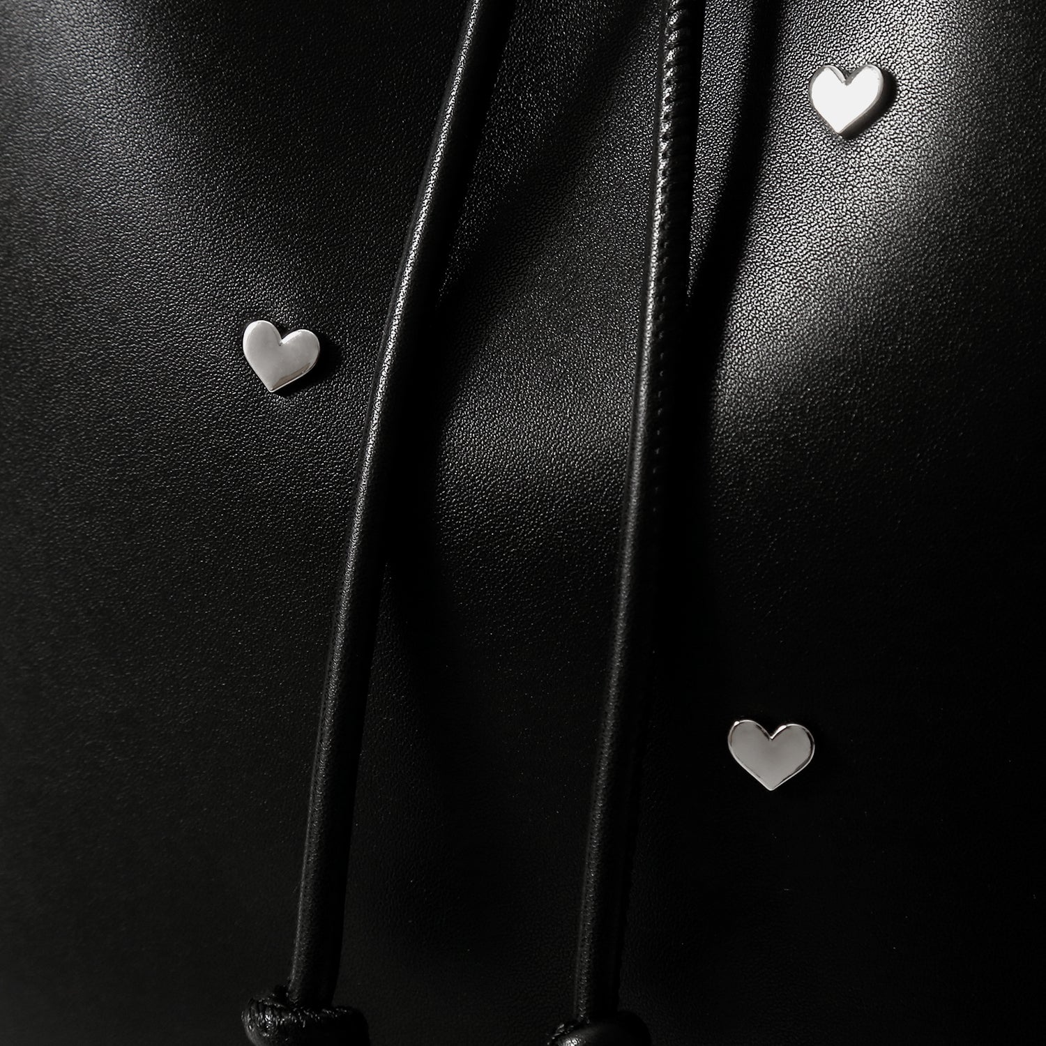 魔界ノりりむ ハートスタッズバケットバッグ