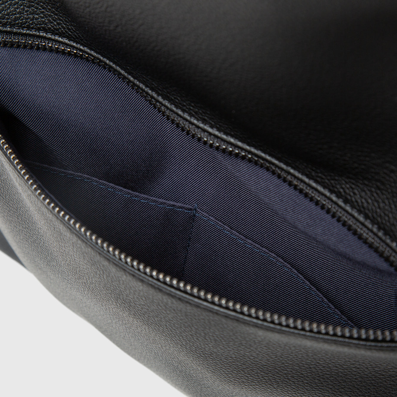 剣持刀也 サイドポケットデイパック