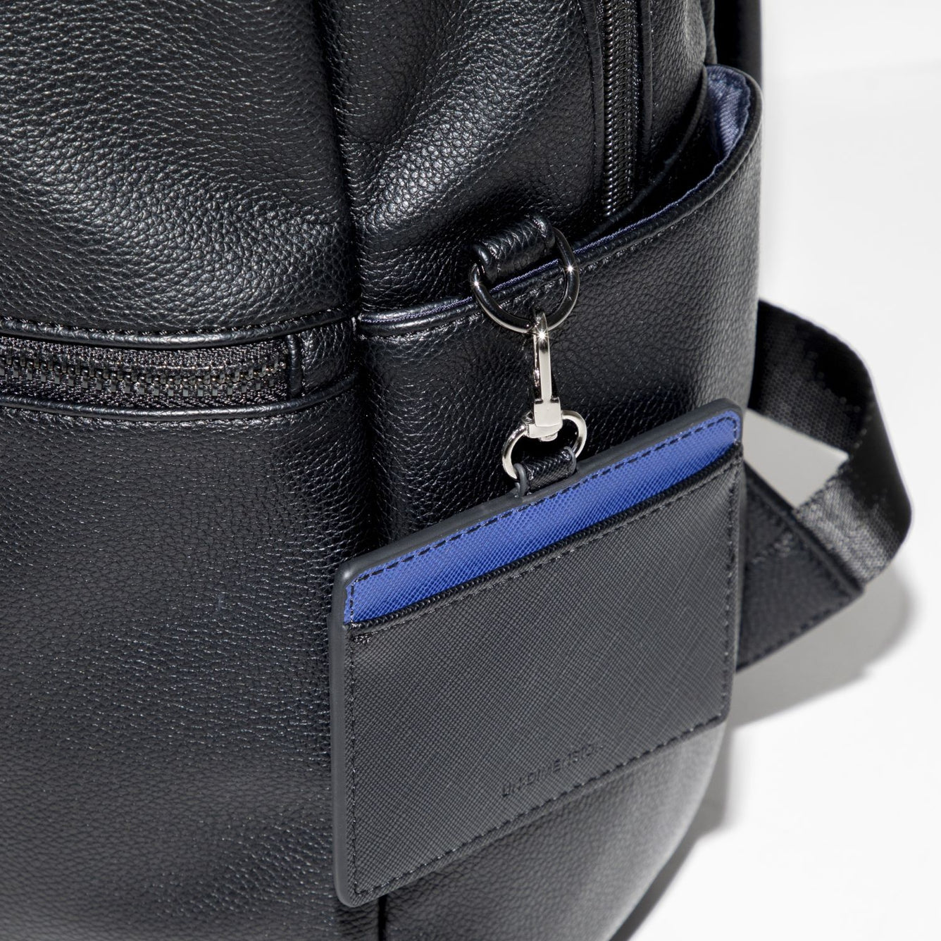 剣持刀也 サイドポケットデイパック