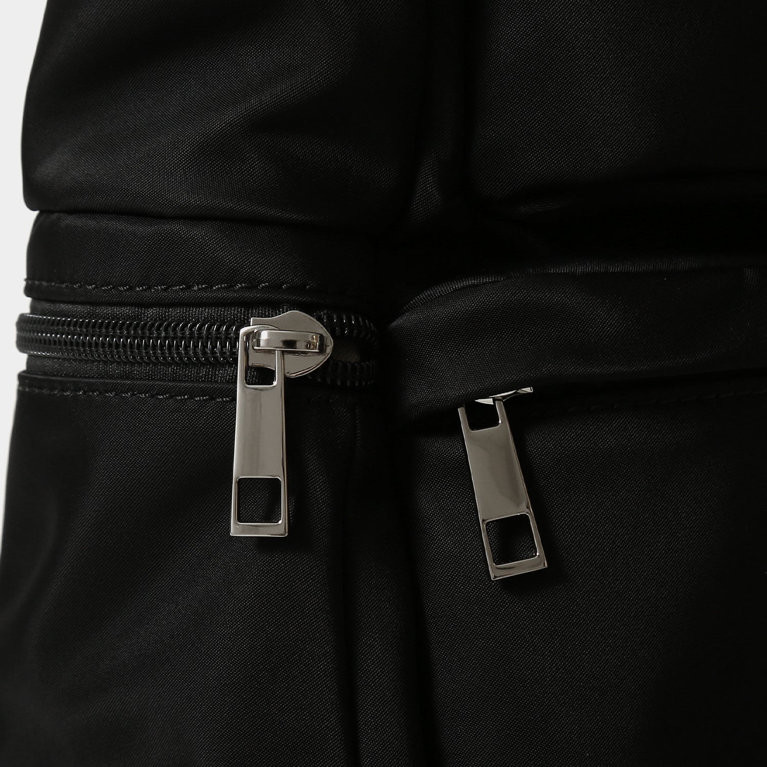 リゼ・ヘルエスタ ワイドポケットヘルメットバッグ