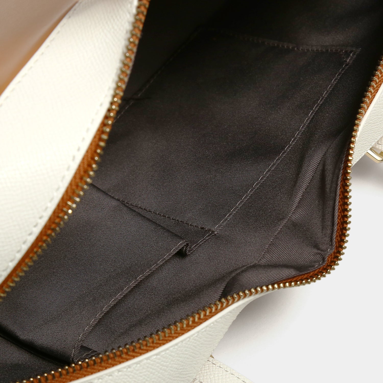 加賀美ハヤト バイカラースリムボストンバッグ