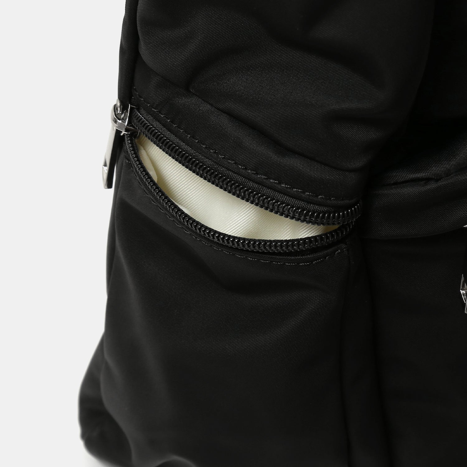 リゼ・ヘルエスタ ワイドポケットヘルメットバッグ