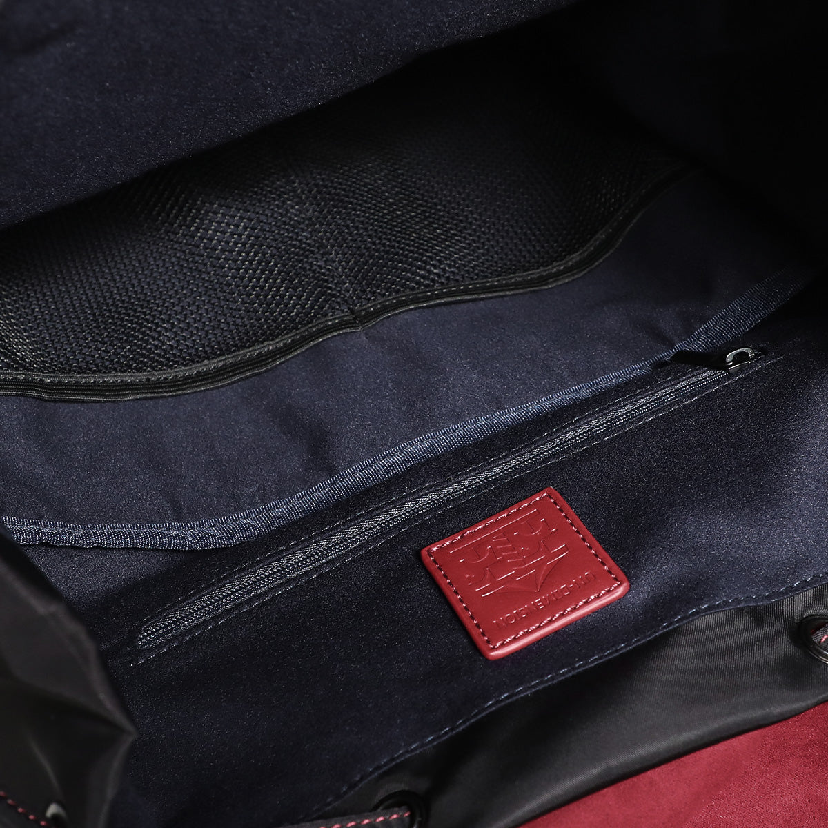 フレン・E・ルスタリオ フラップバックパック