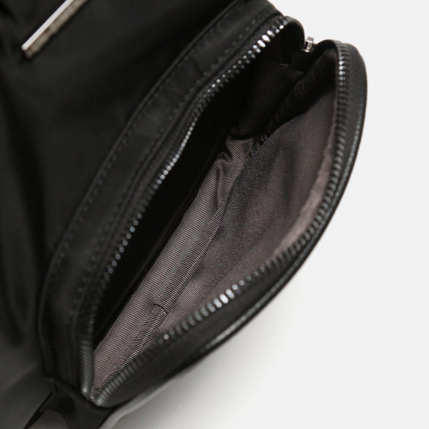 加賀美ハヤト 2wayナイロンミニバッグ